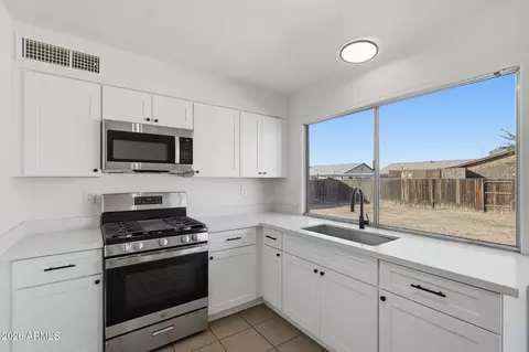 Kitchen - 2012 W Romley Rd, Phoenix, AZ 85041 photo 3 of 5