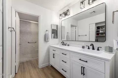 Bath - 6232 N 30th Pl, Phoenix, AZ 85016 photo 1 of 2
