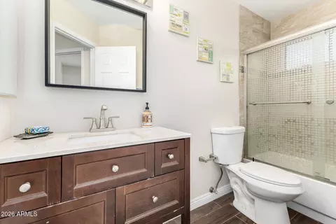 Bath - 3911 E Shannon St, Phoenix, AZ 85044 photo 3 of 4