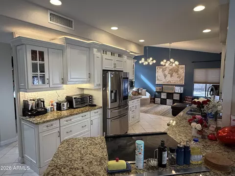Kitchen - 3911 E Shannon St, Phoenix, AZ 85044 photo 5 of 6