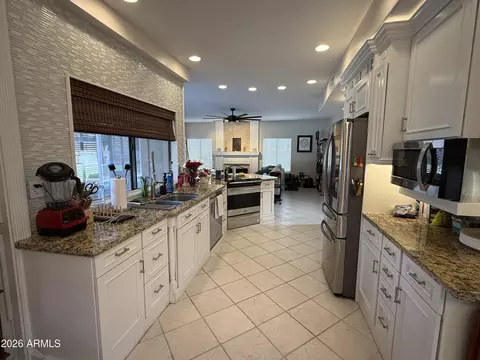 Kitchen - 3911 E Shannon St, Phoenix, AZ 85044 photo 6 of 6
