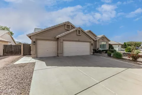 Exterior - 4171 E Rockledge Rd, Phoenix, AZ 85044 photo 2 of 18