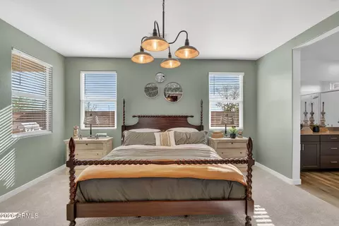 Bedroom - 9953 S Dutchman Dr, Apache Junction, AZ 85120 photo 4 of 11