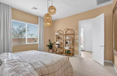 Bedroom - 9965 S Dutchman Dr, Apache Junction, AZ 85120 photo 4 of 10