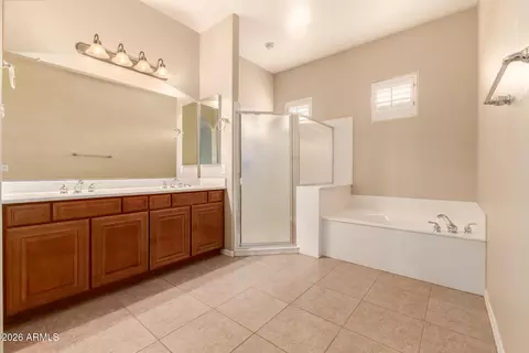 Bath - 949 E Benrich Dr, Gilbert, AZ 85295 photo 2 of 6