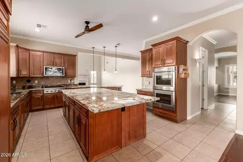 Kitchen - 949 E Benrich Dr, Gilbert, AZ 85295 photo 5 of 6