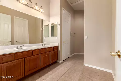 Bath - 949 E Benrich Dr, Gilbert, AZ 85295 photo 4 of 6