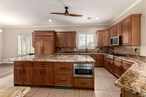 Kitchen - 949 E Benrich Dr, Gilbert, AZ 85295 photo 2 of 6