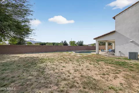 Exterior - 3319 E Fandango Dr, Gilbert, AZ 85298 photo 5 of 9
