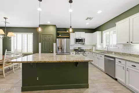 Kitchen - 3319 E Fandango Dr, Gilbert, AZ 85298 photo 4 of 6