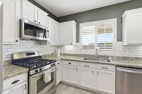 Kitchen - 3319 E Fandango Dr, Gilbert, AZ 85298 photo 3 of 6