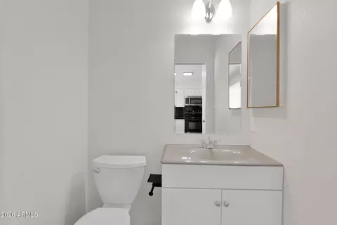 Bath - 1124 E Rose Ln #3, Phoenix, AZ 85014 photo 1 of 4