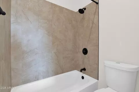 Bath - 1124 E Rose Ln #3, Phoenix, AZ 85014 photo 3 of 4