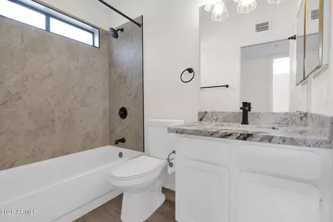 Bath - 1124 E Rose Ln #3, Phoenix, AZ 85014 photo 4 of 4