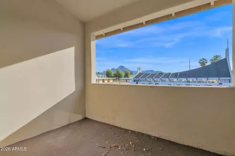 Exterior - 1124 E Rose Ln #3, Phoenix, AZ 85014 photo 2 of 8