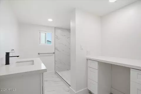 Bath - 752 E Glade Ave, Mesa, AZ 85204 photo 1 of 2