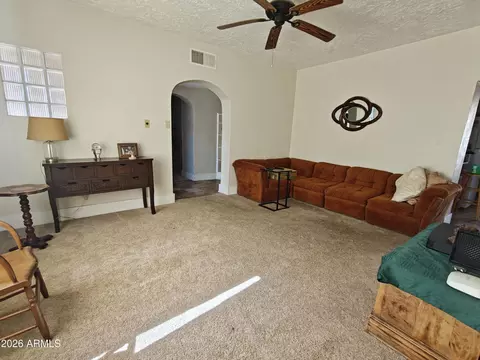 Living - 267 E North St, Globe, AZ 85501 photo 1 of 2