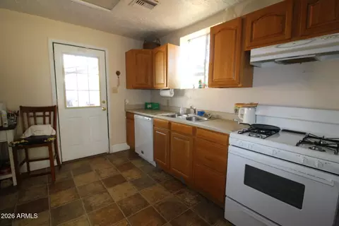 Kitchen - 267 E North St, Globe, AZ 85501 photo 2 of 3