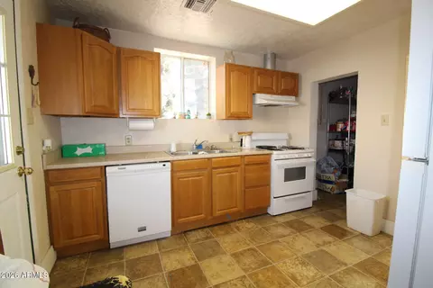 Kitchen - 267 E North St, Globe, AZ 85501 photo 1 of 3