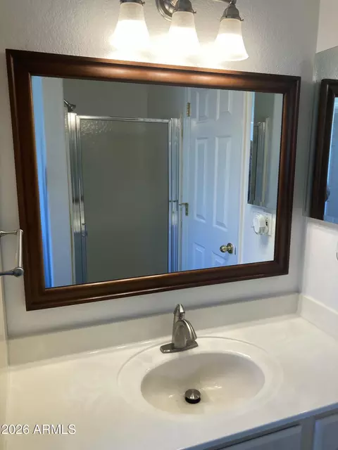 Bath - 1529 E Cloud Rd, Phoenix, AZ 85086 photo 1 of 4