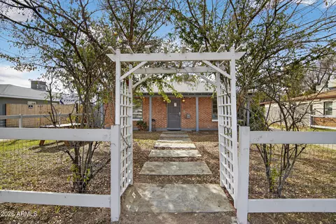 675 E 1st Pl, Mesa, AZ 85203 photo 2
