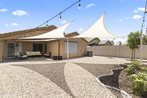 Exterior - 652 S Bahama Dr, Gilbert, AZ 85296 photo 3 of 4