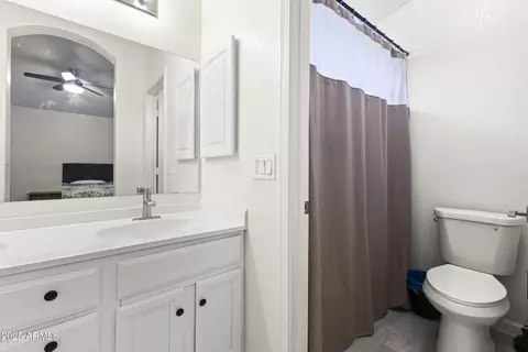 Bath - 652 S Bahama Dr, Gilbert, AZ 85296 photo 3 of 3