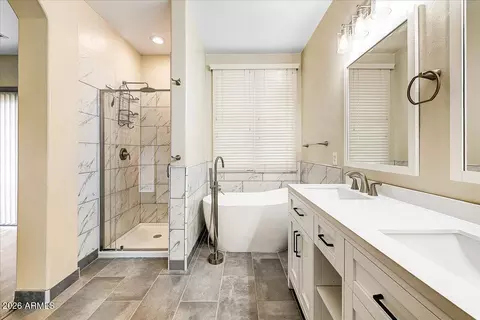 Bath - 3621 E Leslie Dr, Gilbert, AZ 85296 photo 3 of 4