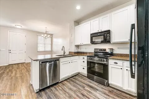 Kitchen - 3621 E Leslie Dr, Gilbert, AZ 85296 photo 2 of 2