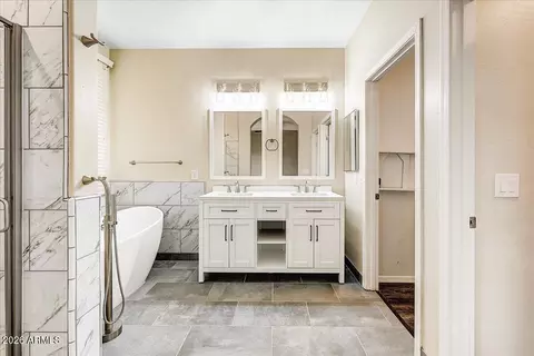 Bath - 3621 E Leslie Dr, Gilbert, AZ 85296 photo 2 of 4