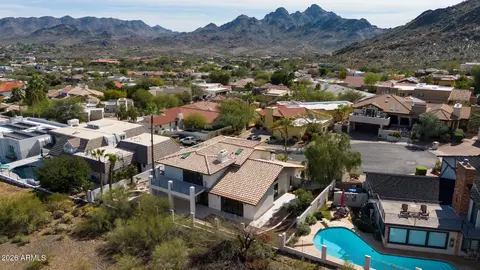 View/Area - 2212 E Cinnabar Ave, Phoenix, AZ 85028 photo 3 of 6