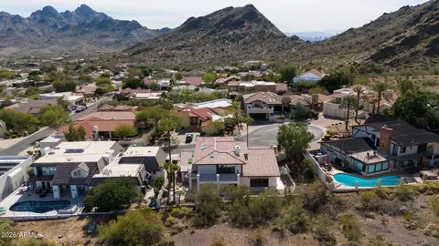 View/Area - 2212 E Cinnabar Ave, Phoenix, AZ 85028 photo 2 of 6