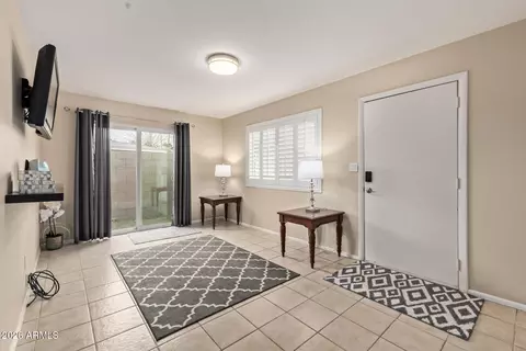 4430 N 28th St #8, Phoenix, AZ 85016