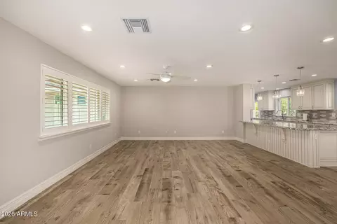 Living - 4010 E Coolidge St, Phoenix, AZ 85018 photo 2 of 4