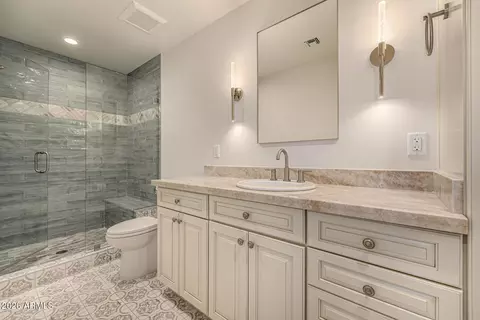 Bath - 4010 E Coolidge St, Phoenix, AZ 85018 photo 6 of 10