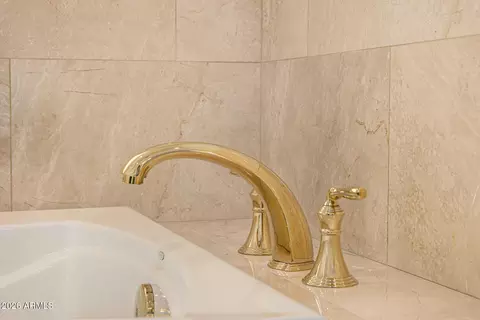 Bath - 4010 E Coolidge St, Phoenix, AZ 85018 photo 5 of 10