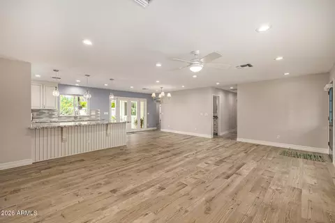 Living - 4010 E Coolidge St, Phoenix, AZ 85018 photo 4 of 4