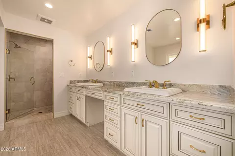 Bath - 4010 E Coolidge St, Phoenix, AZ 85018 photo 1 of 10