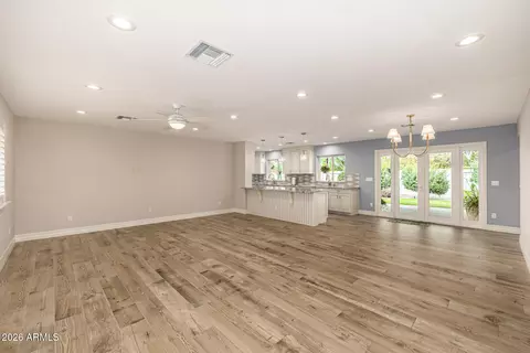 Living - 4010 E Coolidge St, Phoenix, AZ 85018 photo 3 of 4