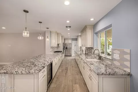 Kitchen - 4010 E Coolidge St, Phoenix, AZ 85018 photo 5 of 8