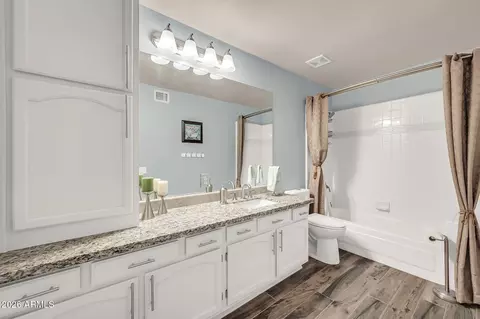 Bath - 4647 E Garnet Cir, Mesa, AZ 85206 photo 9 of 9