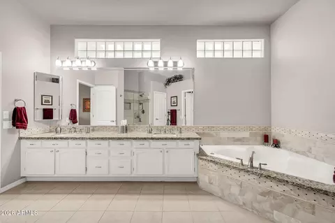 Bath - 4647 E Garnet Cir, Mesa, AZ 85206 photo 3 of 9