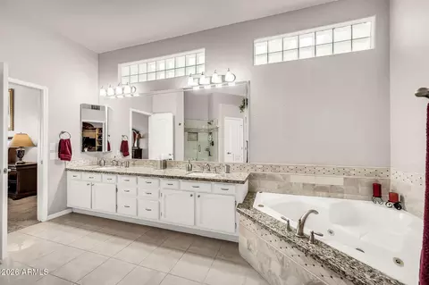 Bath - 4647 E Garnet Cir, Mesa, AZ 85206 photo 2 of 9