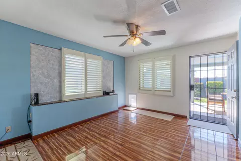 Living - 1317 E Lawrence Ln, Phoenix, AZ 85020 photo 1 of 5