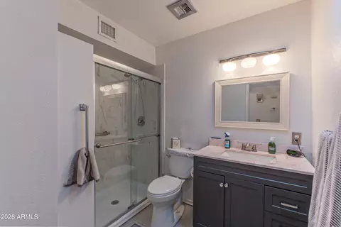 Bath - 1317 E Lawrence Ln, Phoenix, AZ 85020 photo 1 of 2