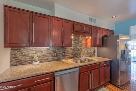 Kitchen - 1317 E Lawrence Ln, Phoenix, AZ 85020 photo 3 of 4