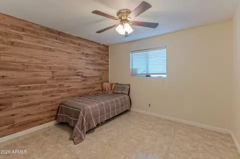 Bedroom - 1317 E Lawrence Ln, Phoenix, AZ 85020 photo 2 of 4