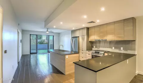 2300 E Campbell Ave #121, Phoenix, AZ 85016