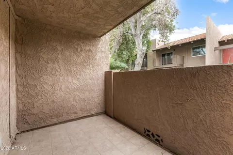Exterior - 5525 E Thomas Rd #M16, Phoenix, AZ 85018 photo 4 of 11