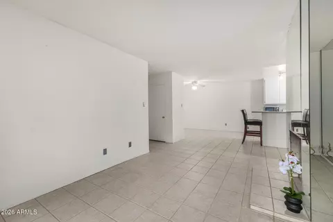 Living - 5525 E Thomas Rd #M16, Phoenix, AZ 85018 photo 3 of 4